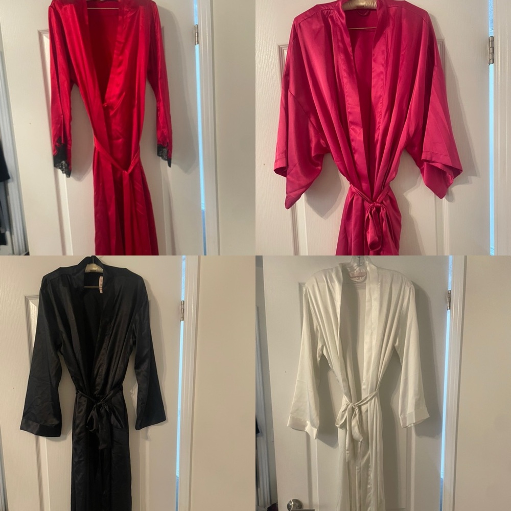 VICTORIAS SECRET SATIN/SILK ROBES AND NIGHTGOWNS!!! Xs/small and one size